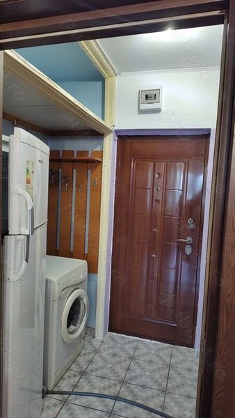 Drumul Taberei, garsoniera Piata Moghioros.